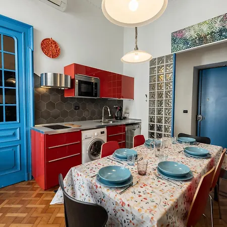 Npt Piazza Castello A 20 Passi Accessibile Senior Families *