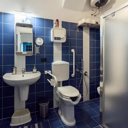 Npt Piazza Castello A 20 Passi Accessibile Senior Families *