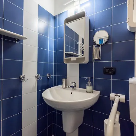 Apartment Nonpertutti Piazza Castello Accessibile Senior Famiglie *