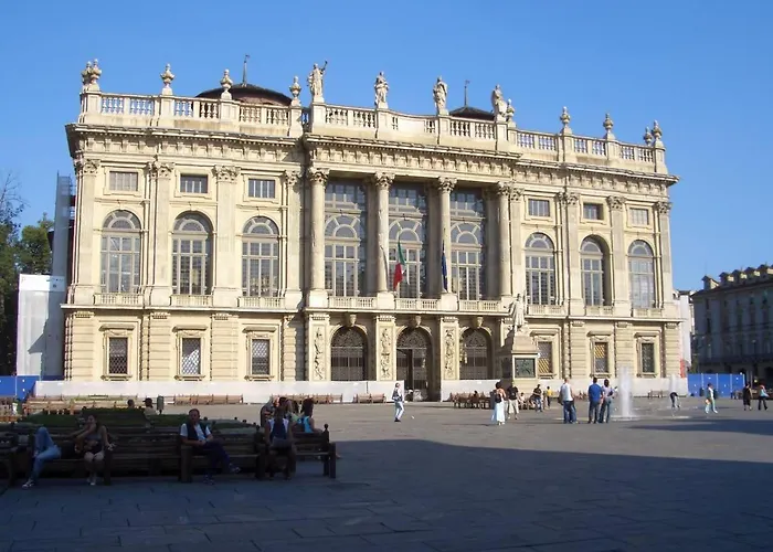 Npt Piazza Castello A 20 Passi Accessibile Senior Families Torino